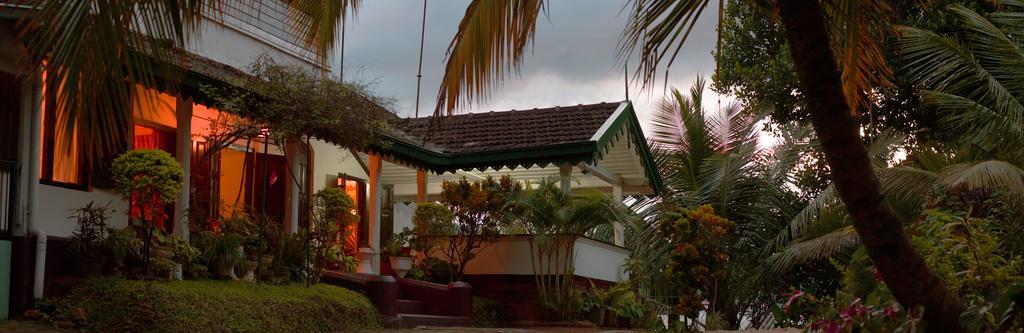 Wattarantenna Bungalow Kandy Exteriör bild